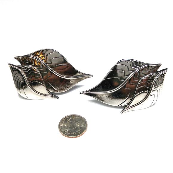 Laurel Burch Two Leaves Clip Earrings, Rhodium Plated, 1980s Vintage Jewelry - Picture 6 of 10